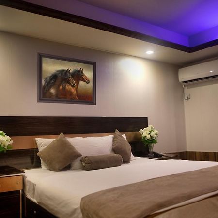 Hotel Marco Polo Lahor Dış mekan fotoğraf